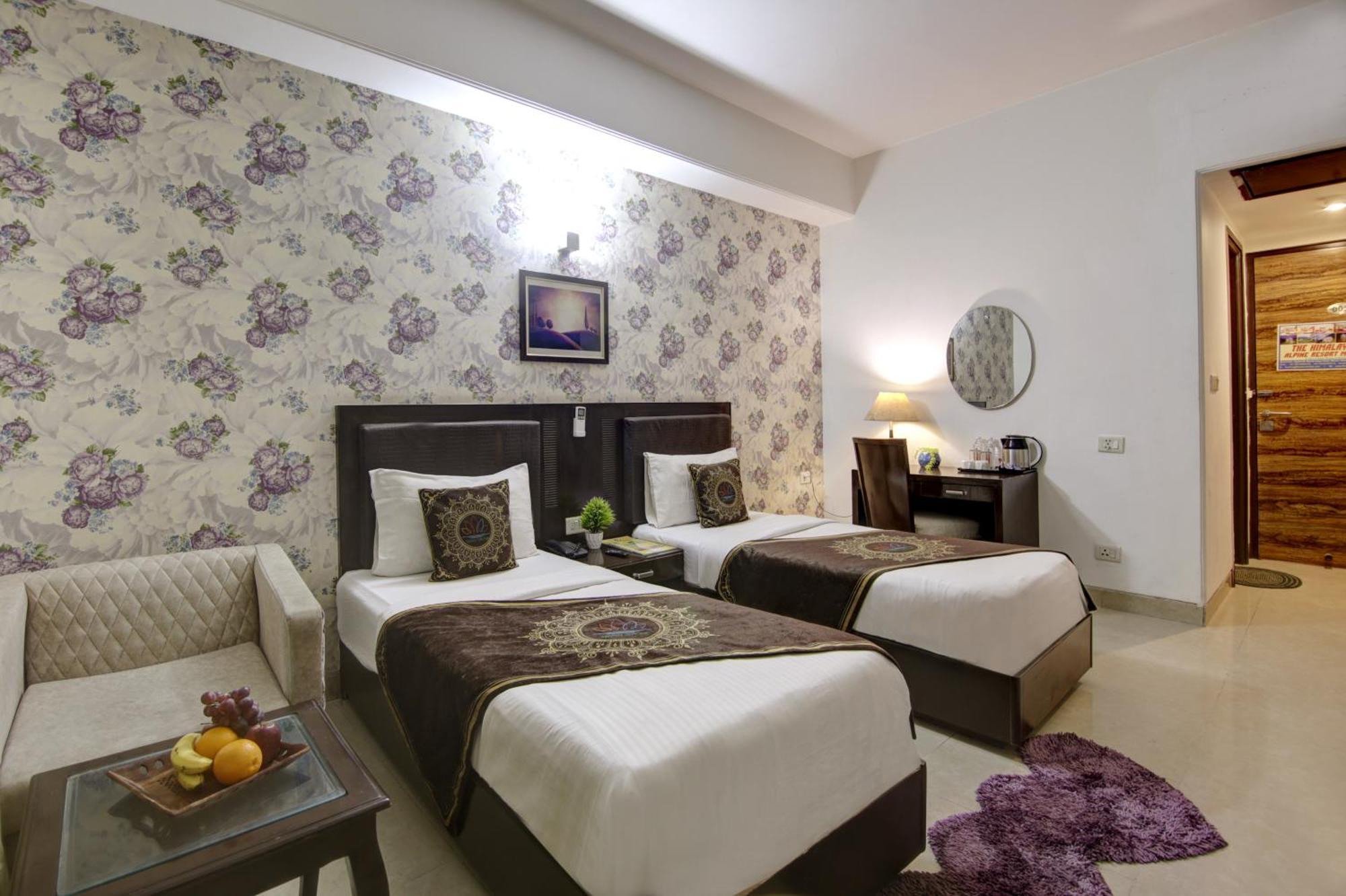 Hotel Venus Plaza Nuova Delhi Esterno foto