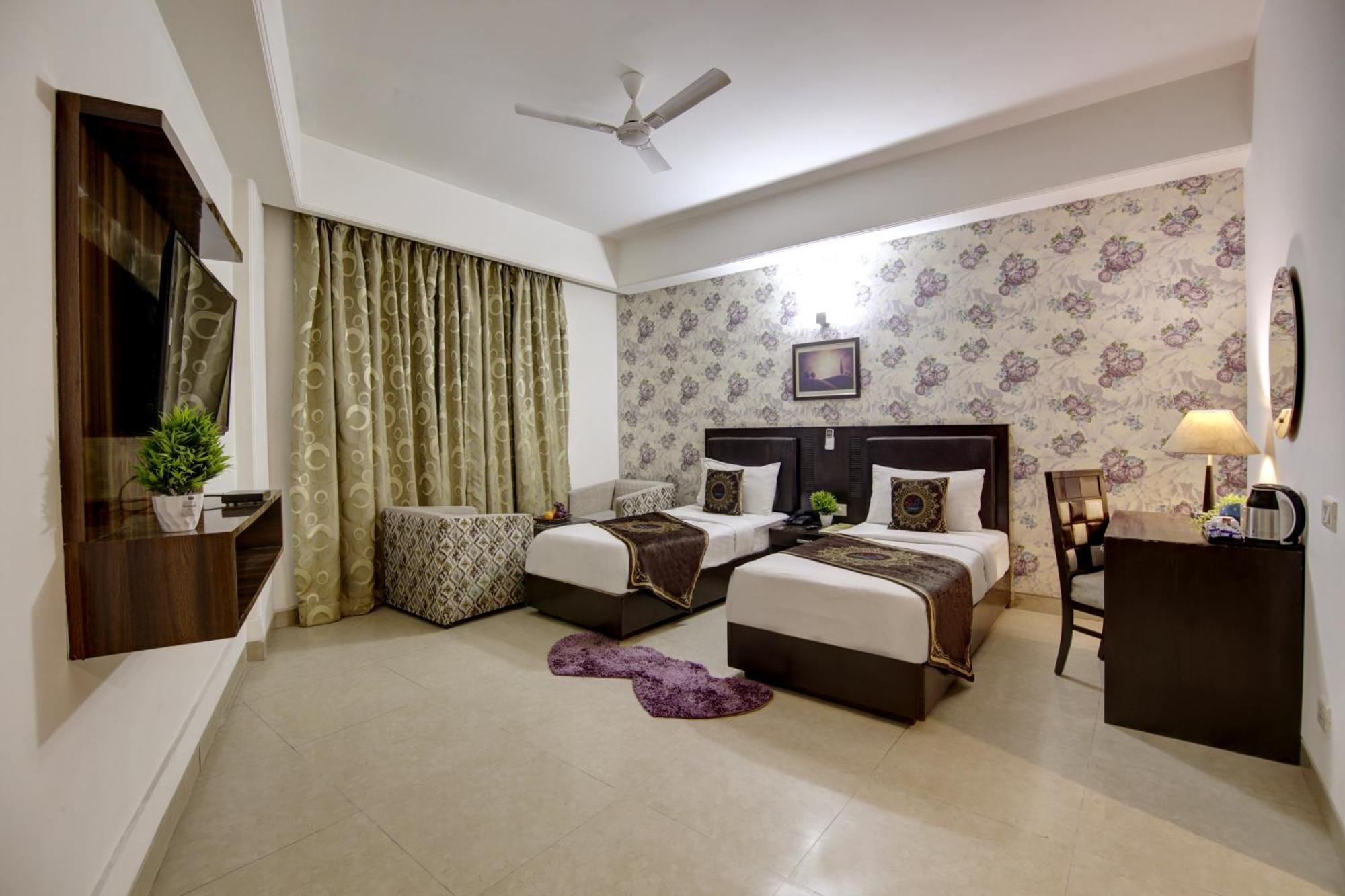 Hotel Venus Plaza Nuova Delhi Esterno foto