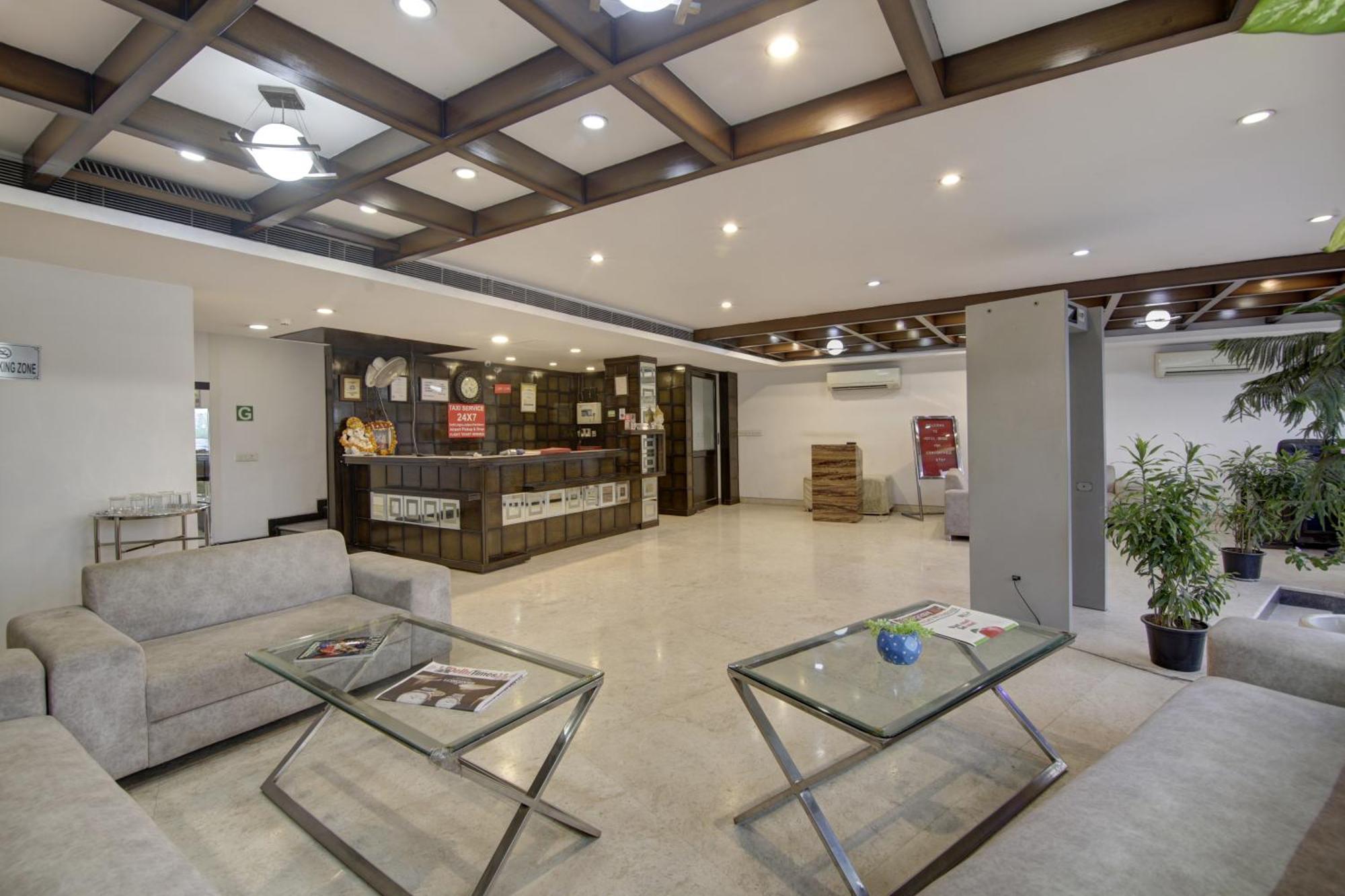 Hotel Venus Plaza Nuova Delhi Esterno foto