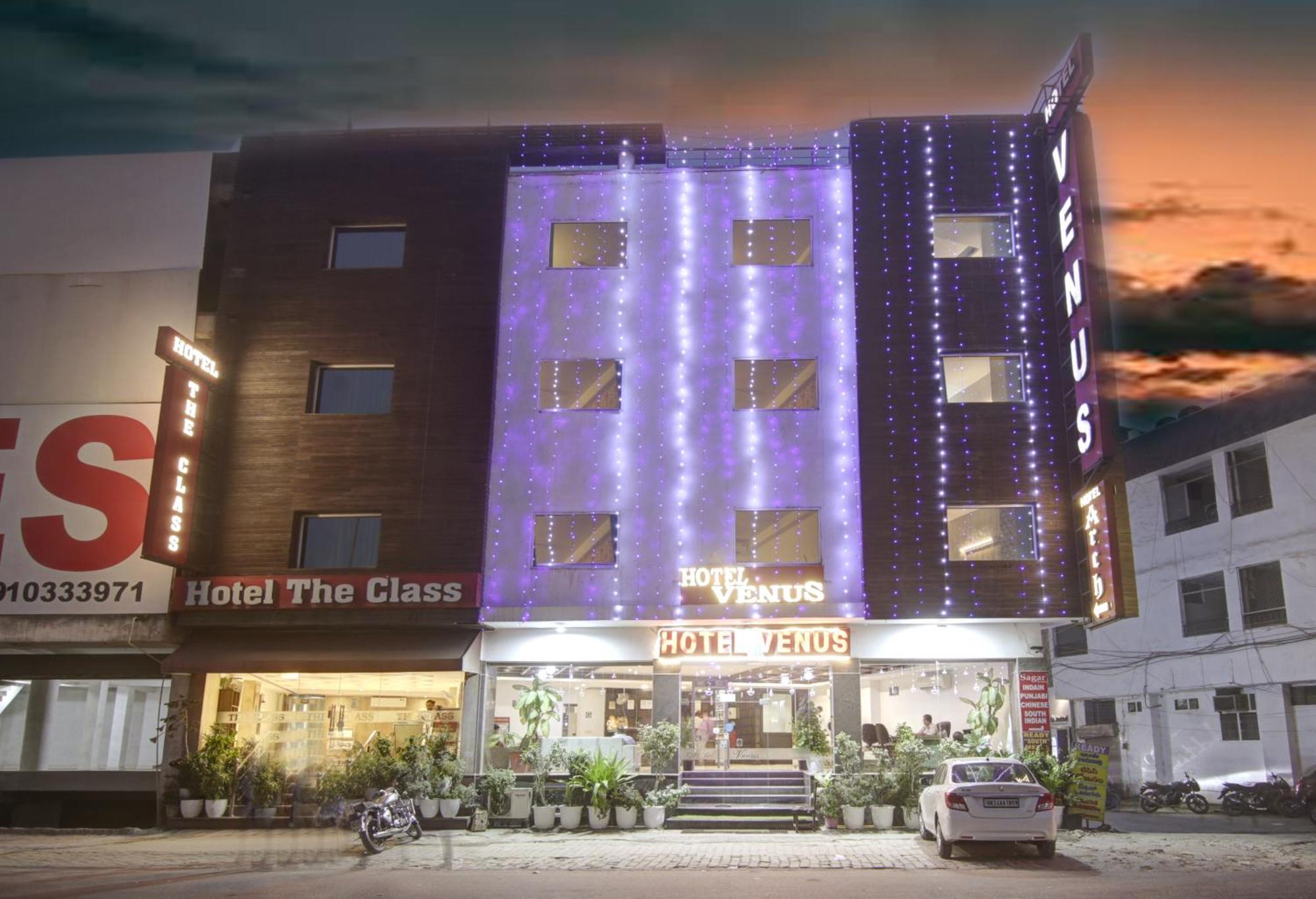 Hotel Venus Plaza Nuova Delhi Esterno foto
