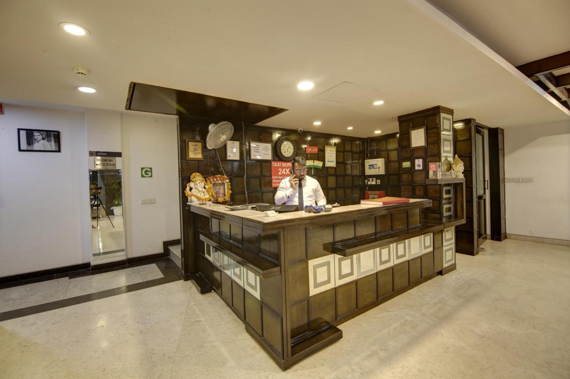 Hotel Venus Plaza Nuova Delhi Esterno foto