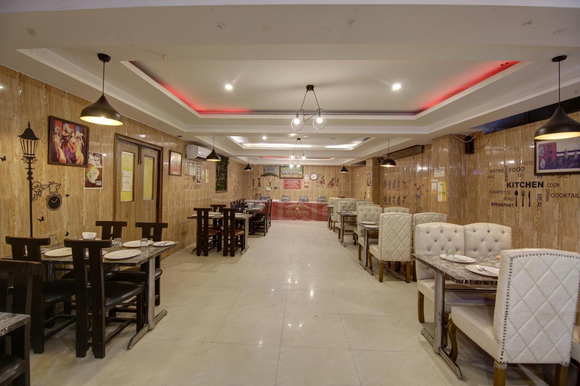 Hotel Venus Plaza Nuova Delhi Esterno foto