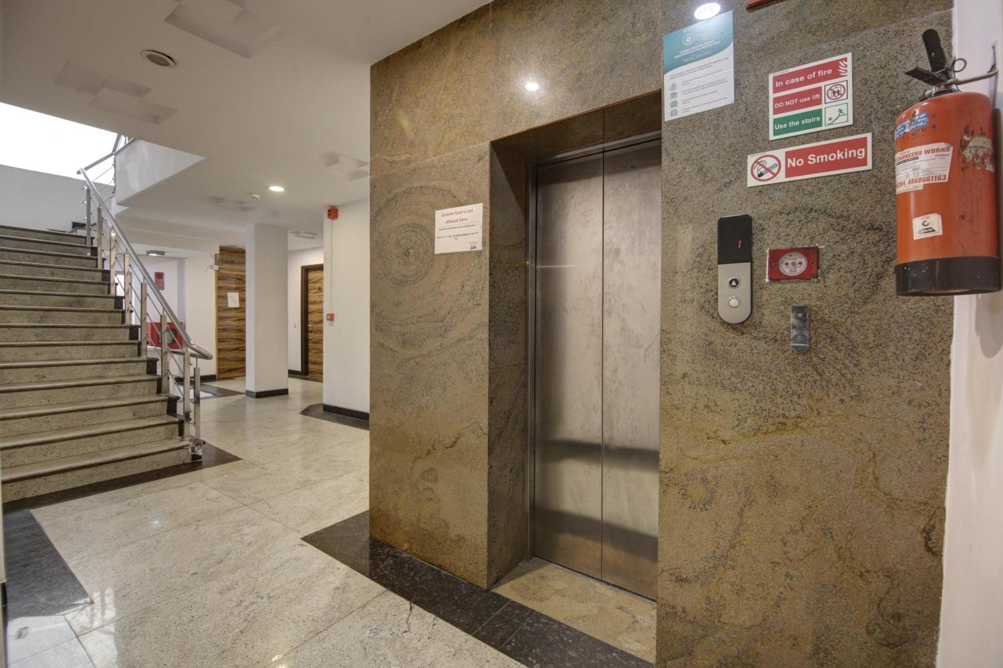 Hotel Venus Plaza Nuova Delhi Esterno foto
