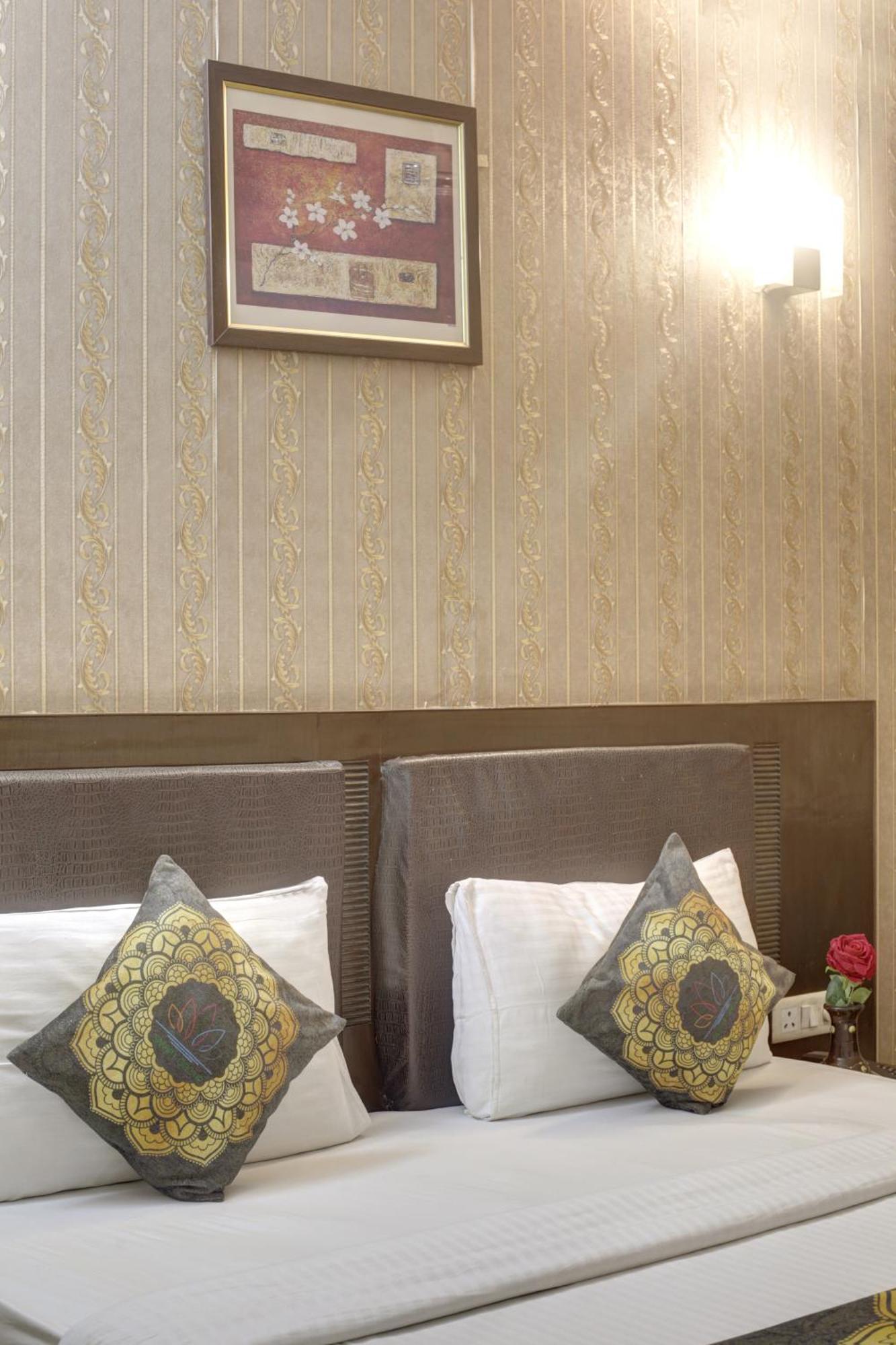 Hotel Venus Plaza Nuova Delhi Esterno foto