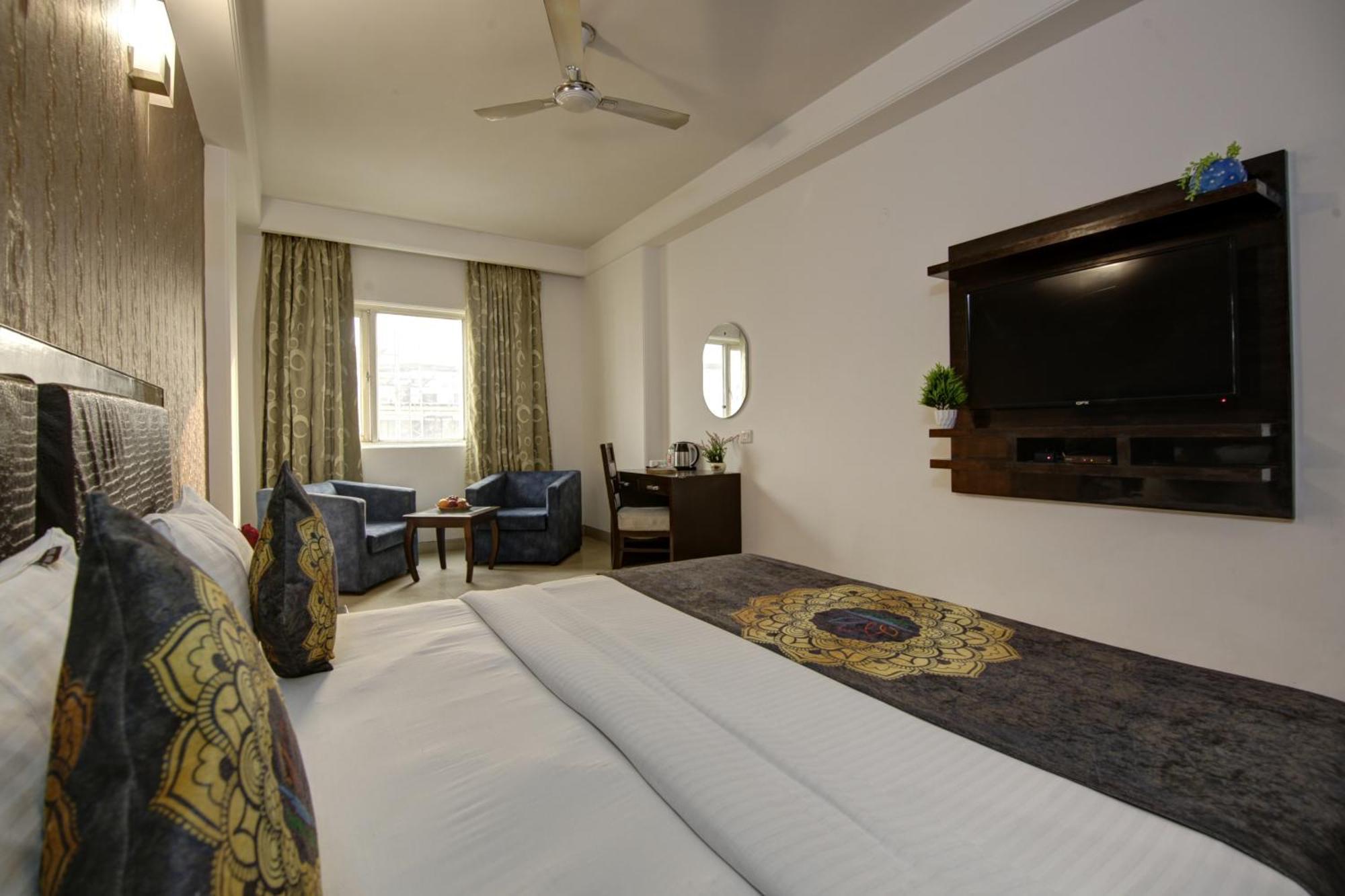 Hotel Venus Plaza Nuova Delhi Esterno foto