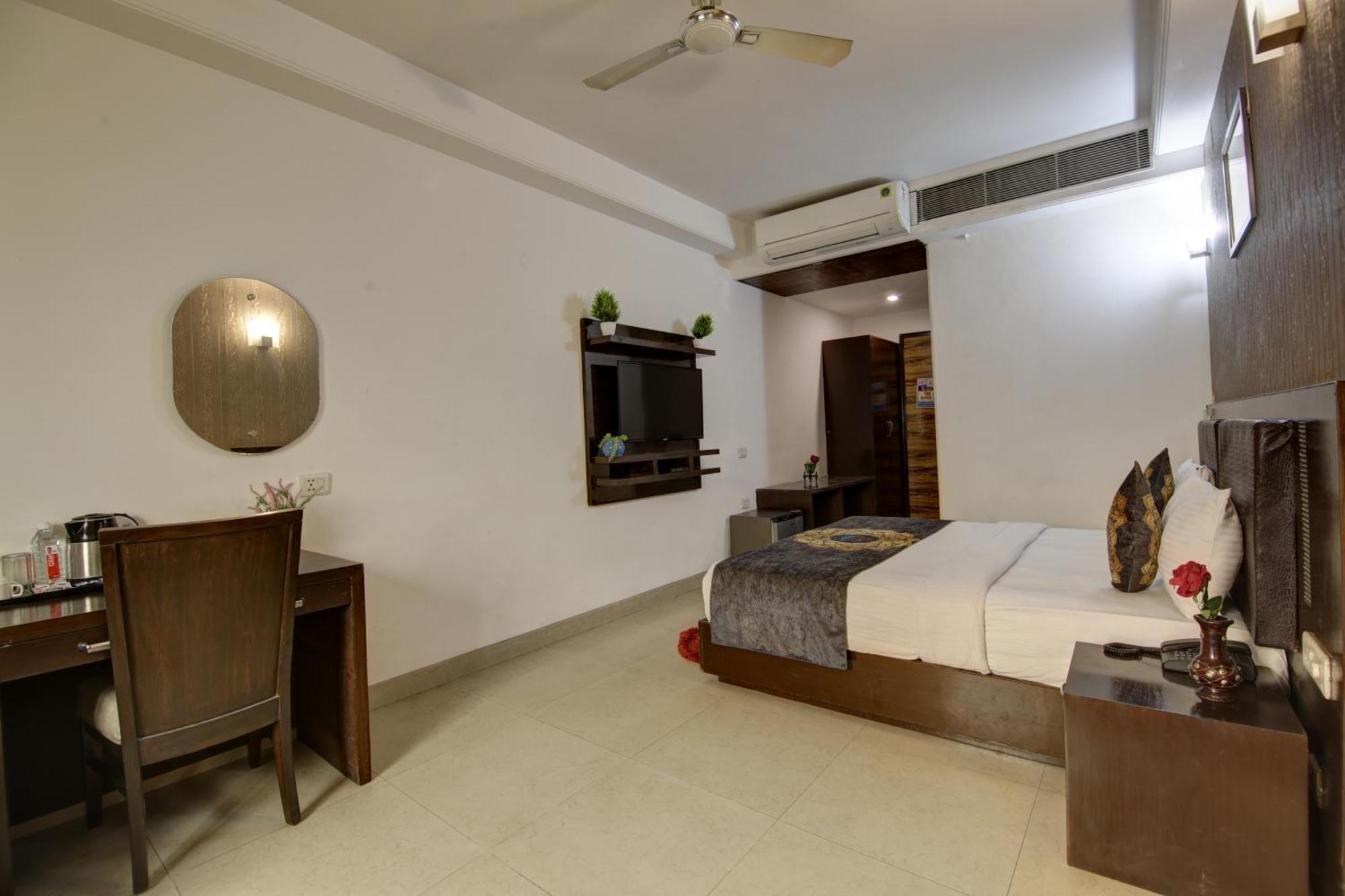 Hotel Venus Plaza Nuova Delhi Esterno foto