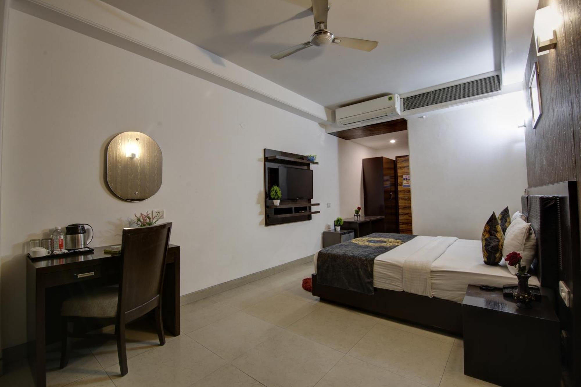 Hotel Venus Plaza Nuova Delhi Esterno foto