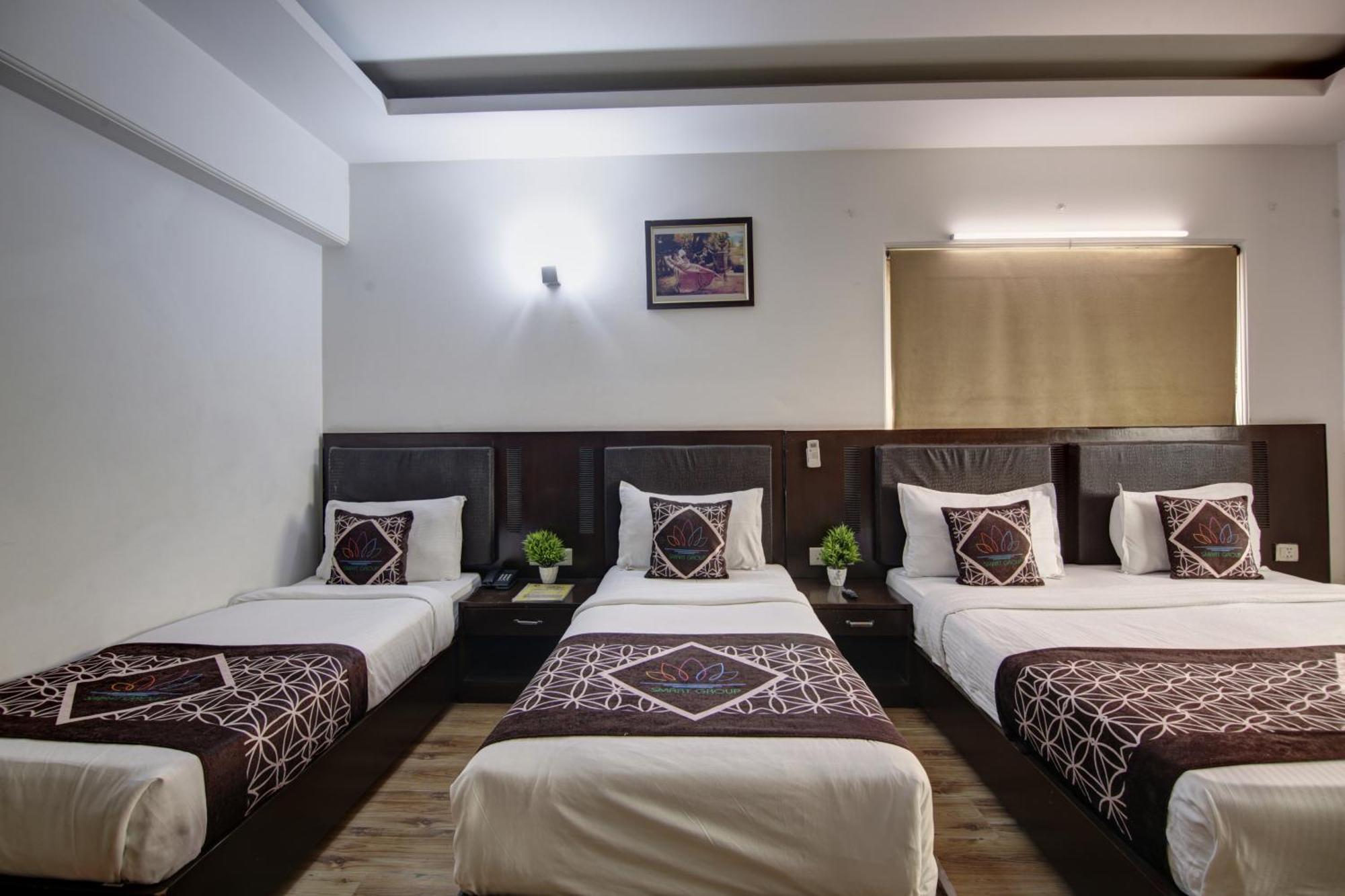 Hotel Venus Plaza Nuova Delhi Esterno foto
