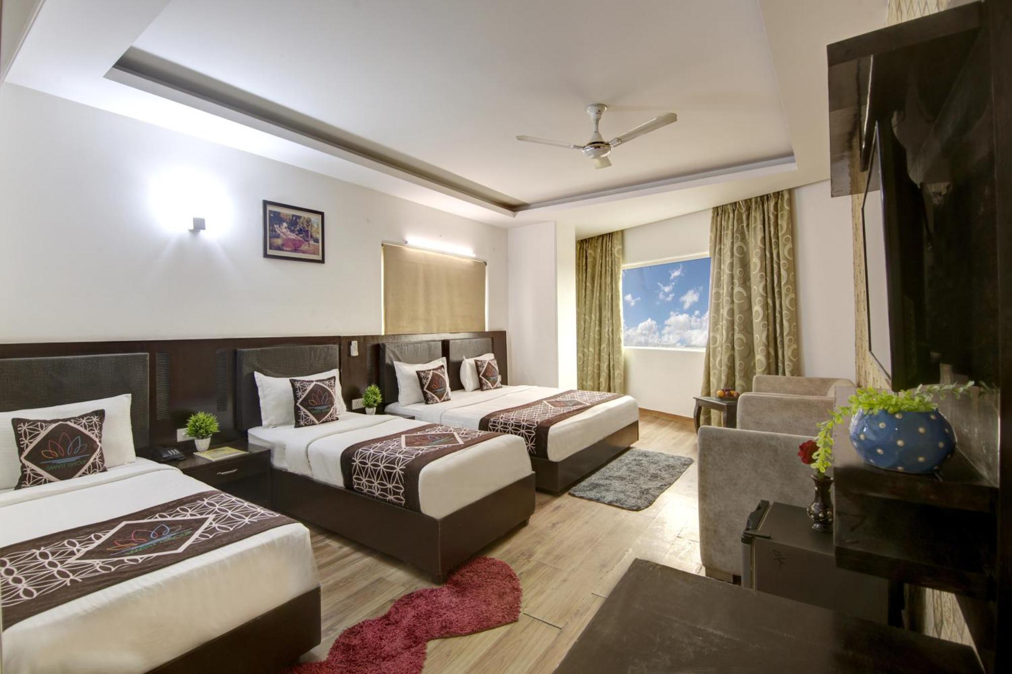 Hotel Venus Plaza Nuova Delhi Esterno foto