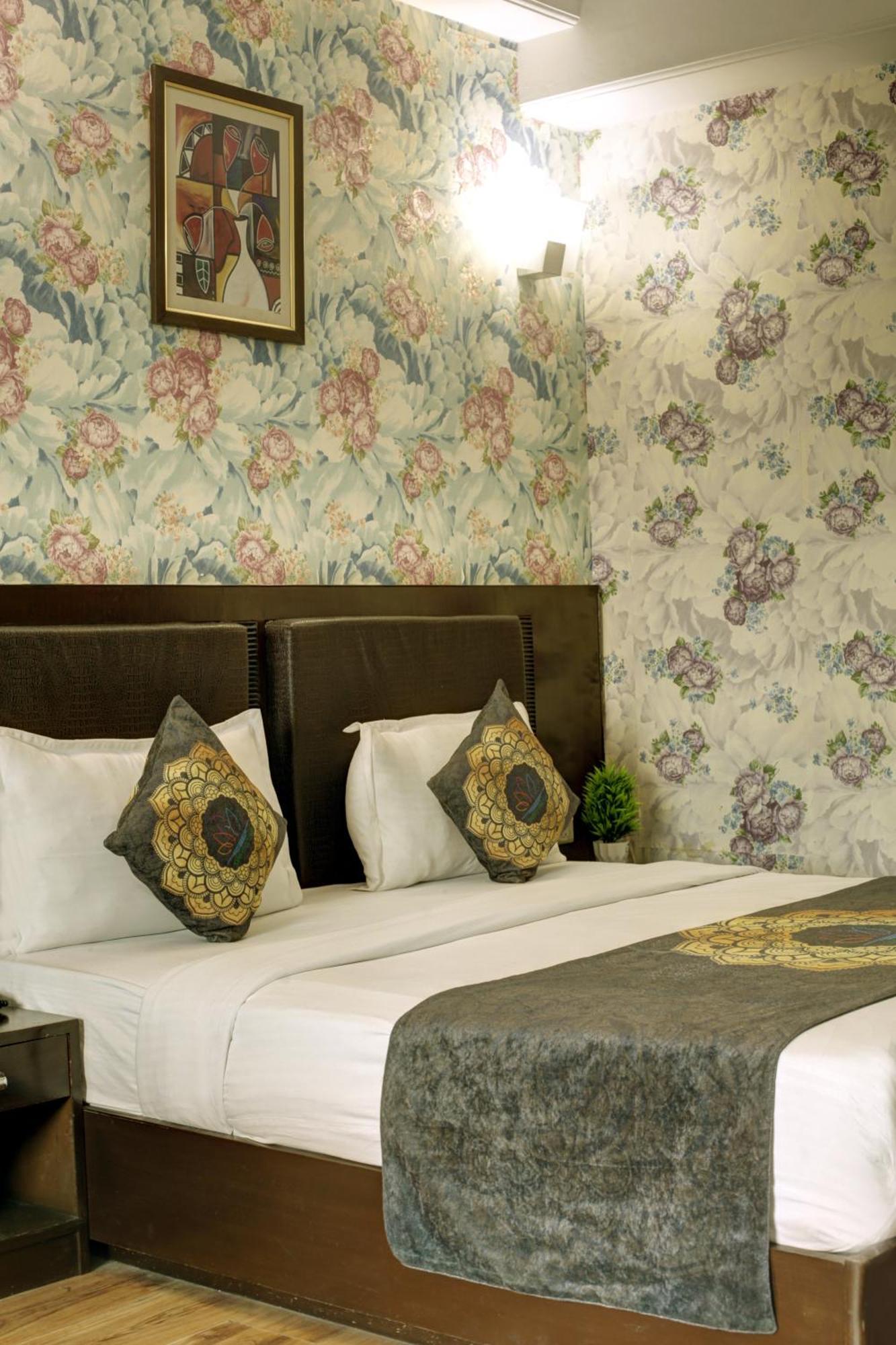 Hotel Venus Plaza Nuova Delhi Esterno foto
