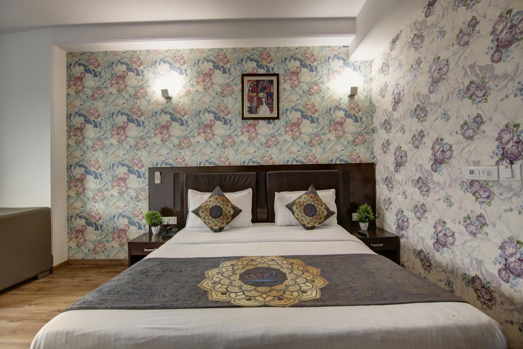 Hotel Venus Plaza Nuova Delhi Esterno foto