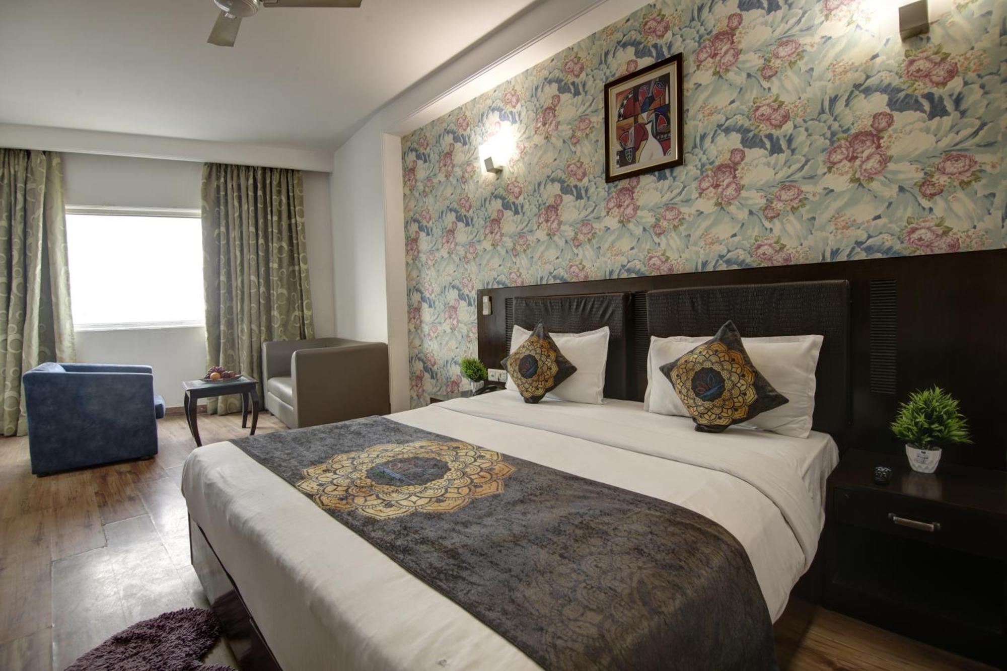 Hotel Venus Plaza Nuova Delhi Esterno foto