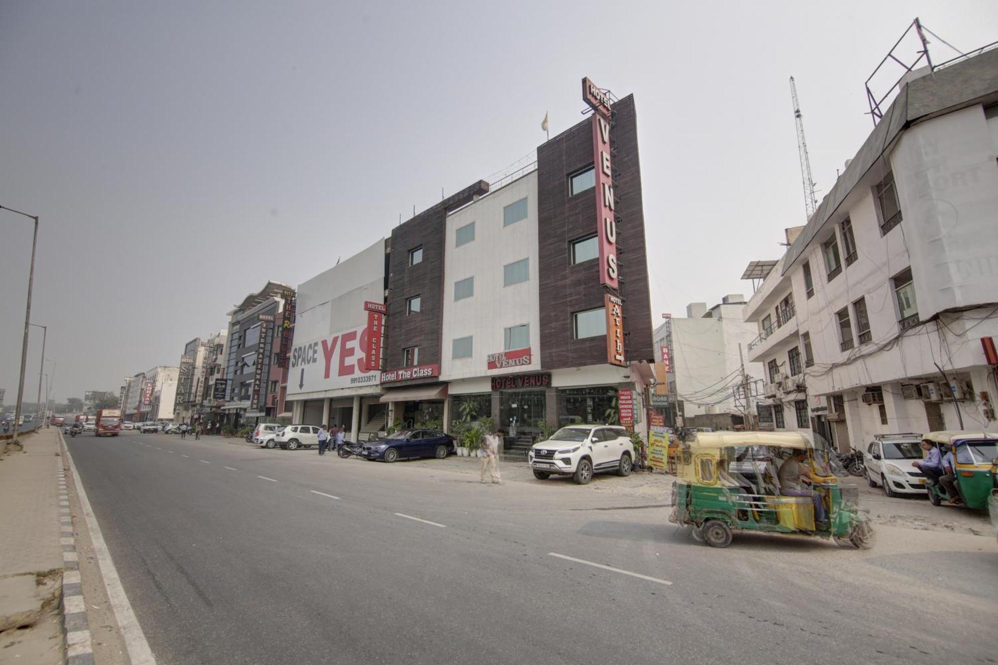 Hotel Venus Plaza Nuova Delhi Esterno foto