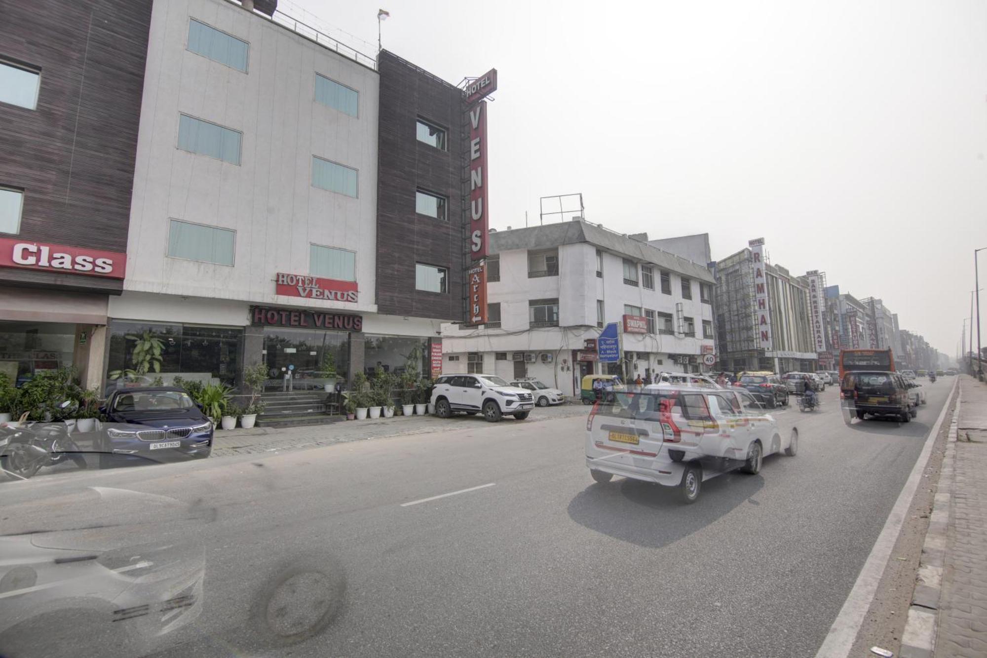 Hotel Venus Plaza Nuova Delhi Esterno foto