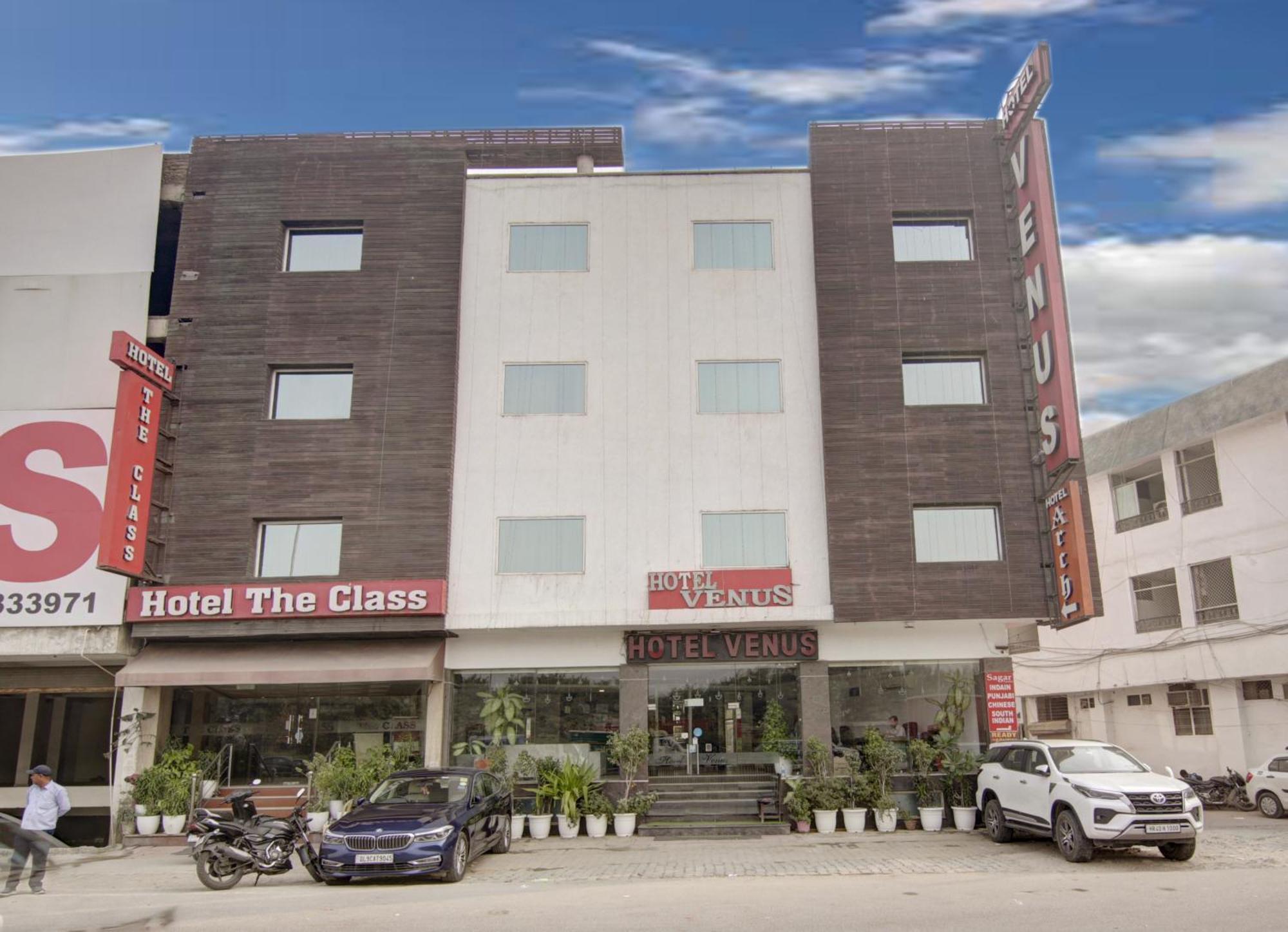 Hotel Venus Plaza Nuova Delhi Esterno foto